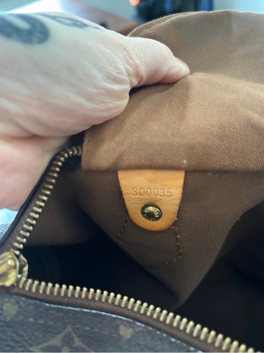 Louis Vuitton Brown Monogram Canvas Handbag with Tan Trim - Picture 8 of 10